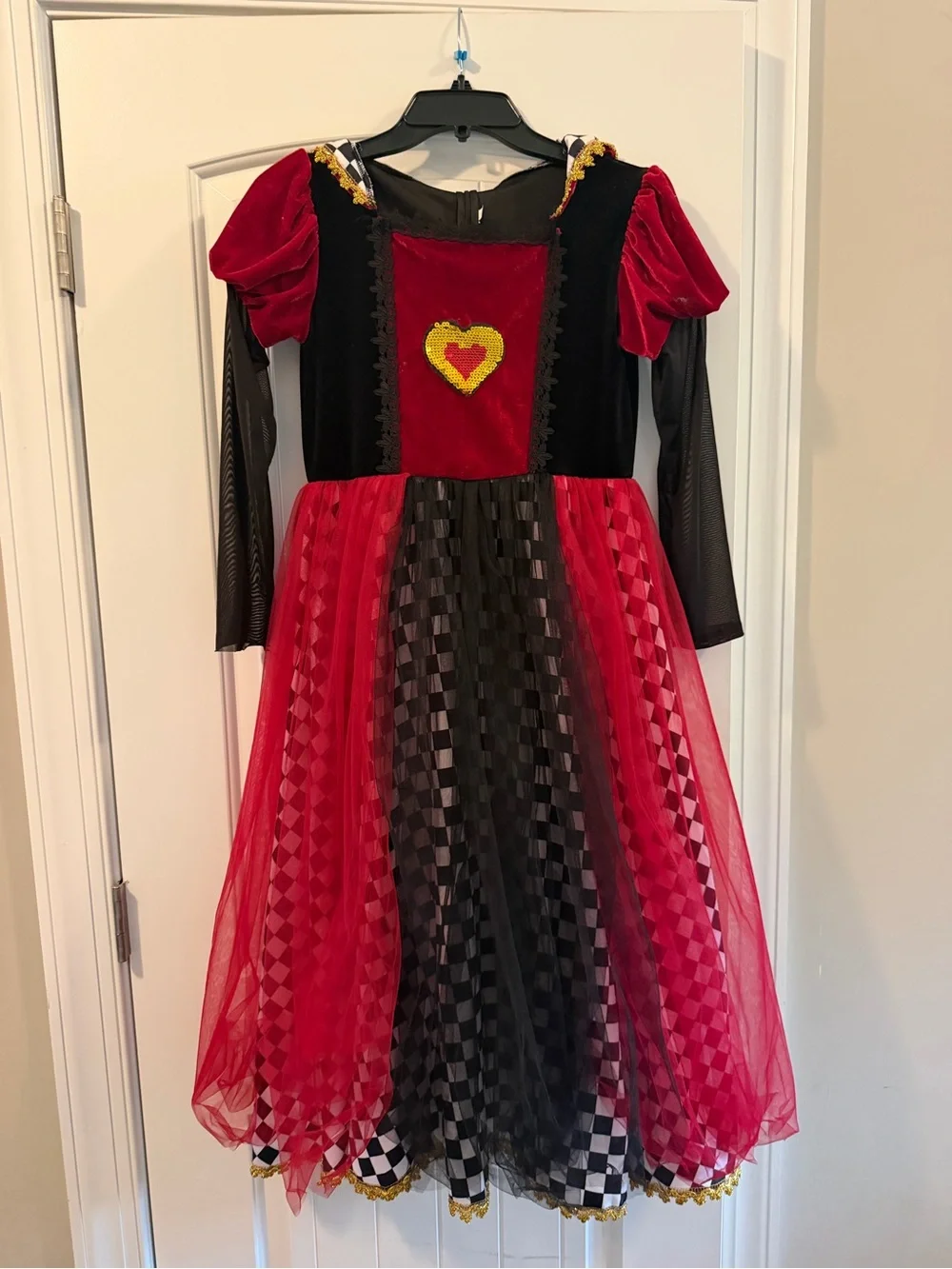 Girls Queen of Hearts Kids Costume Dress. Size Large- fits 12-14